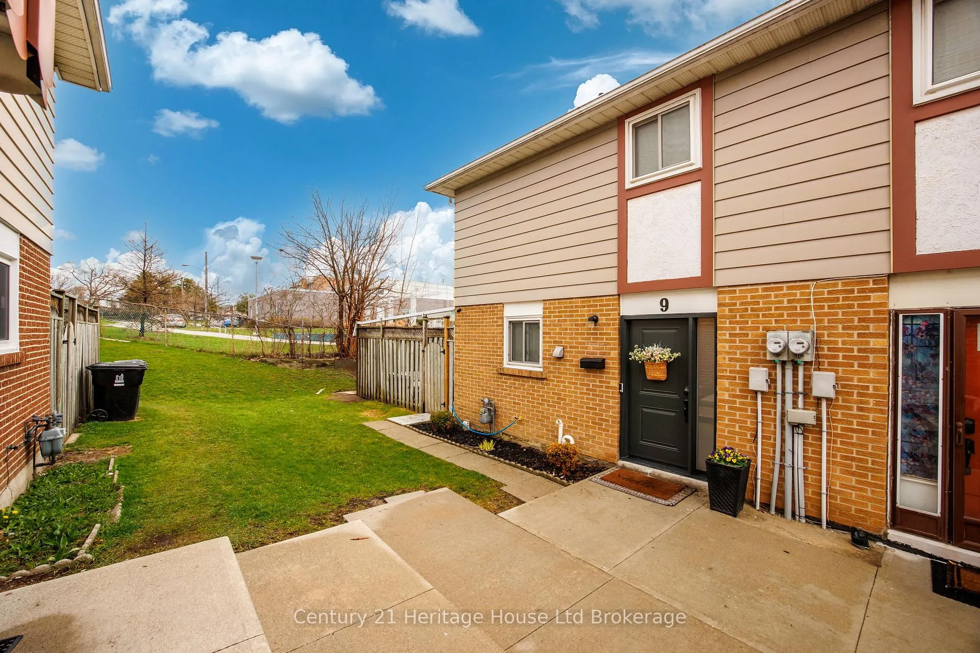 Photo 1 of 9 San Vito Way, North York, Glenfield-Jane Heights — HOMEH