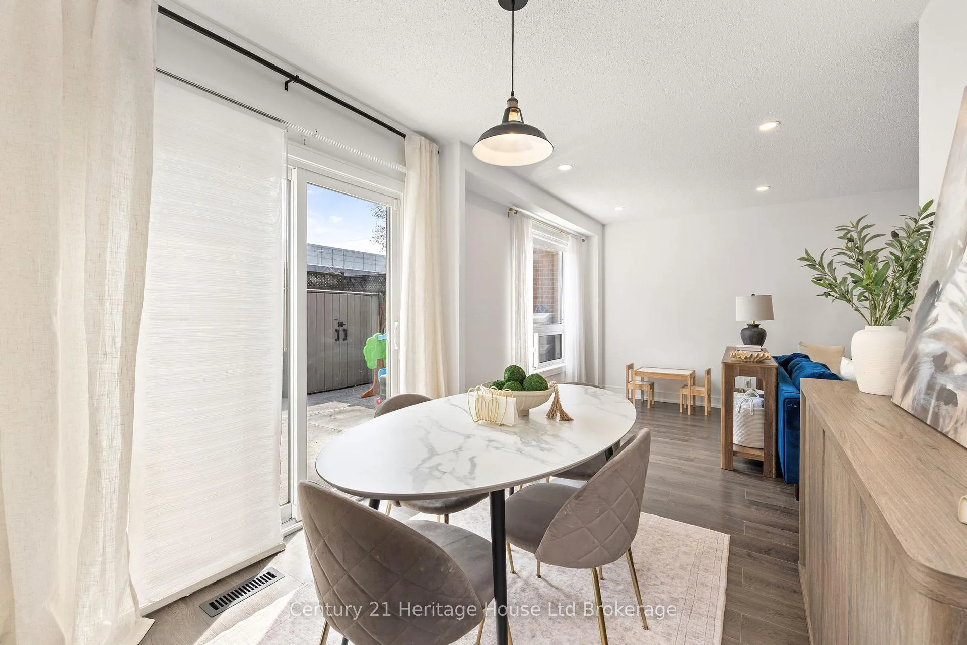 Photo 7 of 9 San Vito Way, North York, Glenfield-Jane Heights — HOMEH