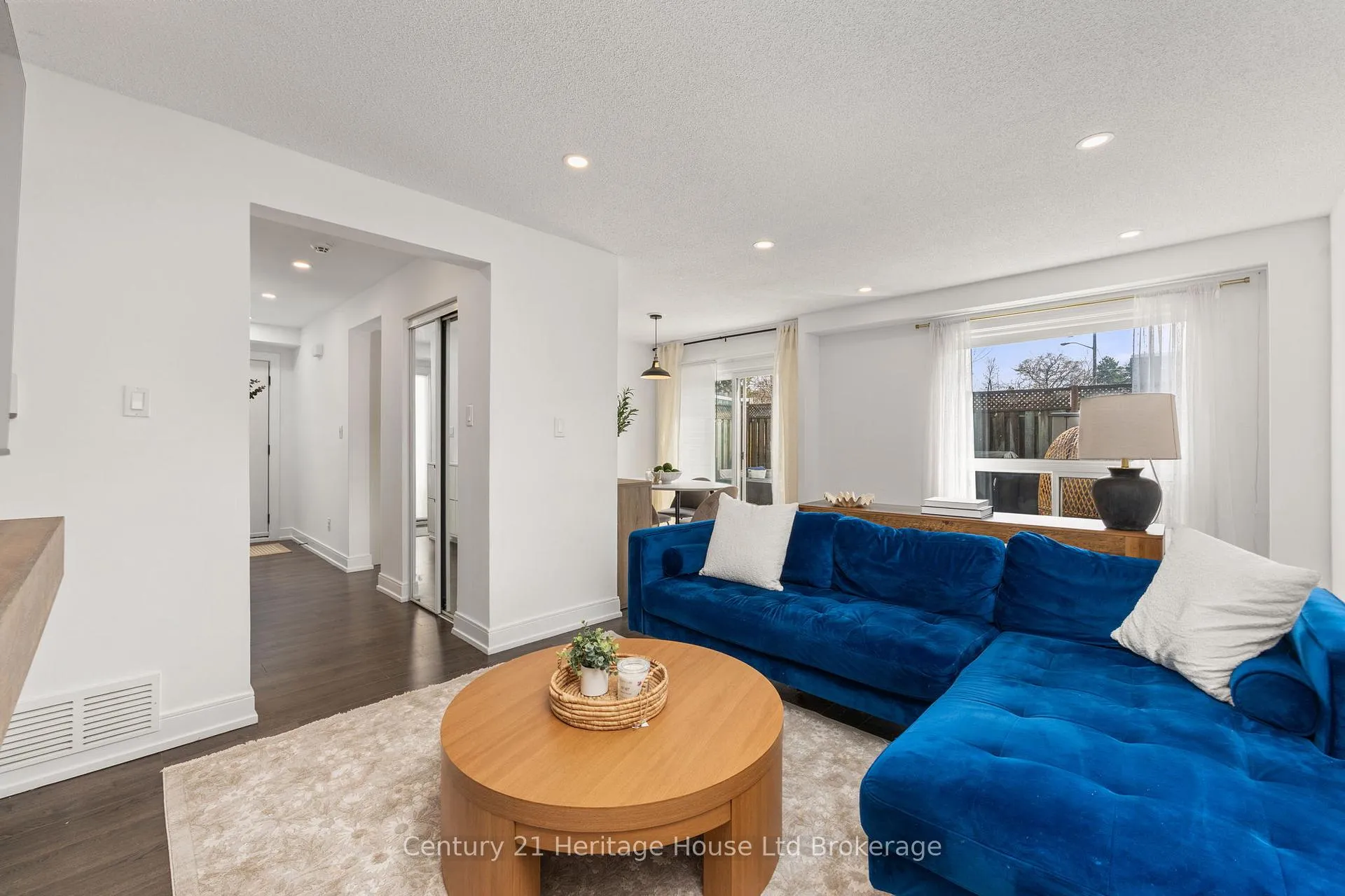 Photo 11 of 9 San Vito Way, North York, Glenfield-Jane Heights — HOMEH