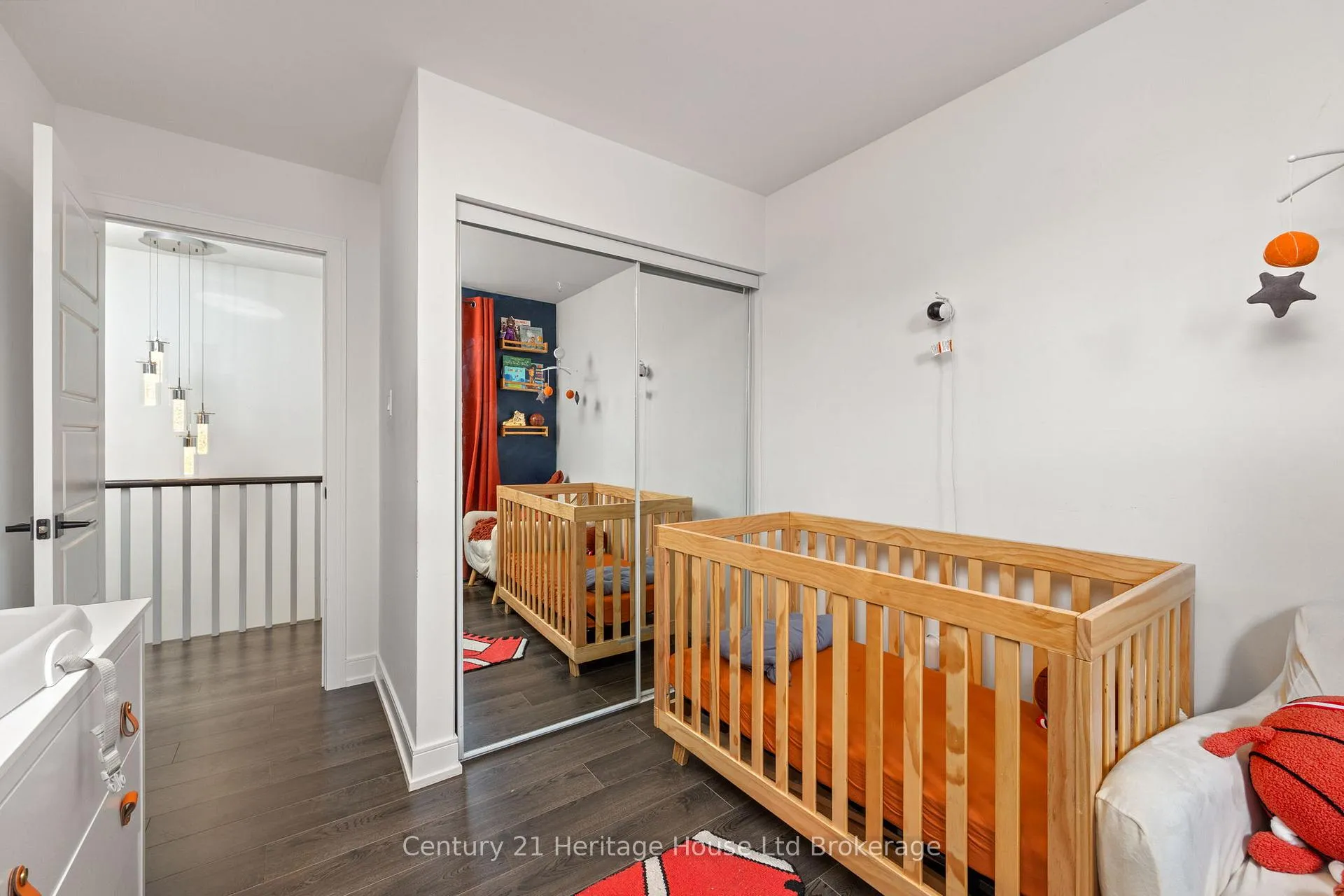 Photo 20 of 9 San Vito Way, North York, Glenfield-Jane Heights — HOMEH