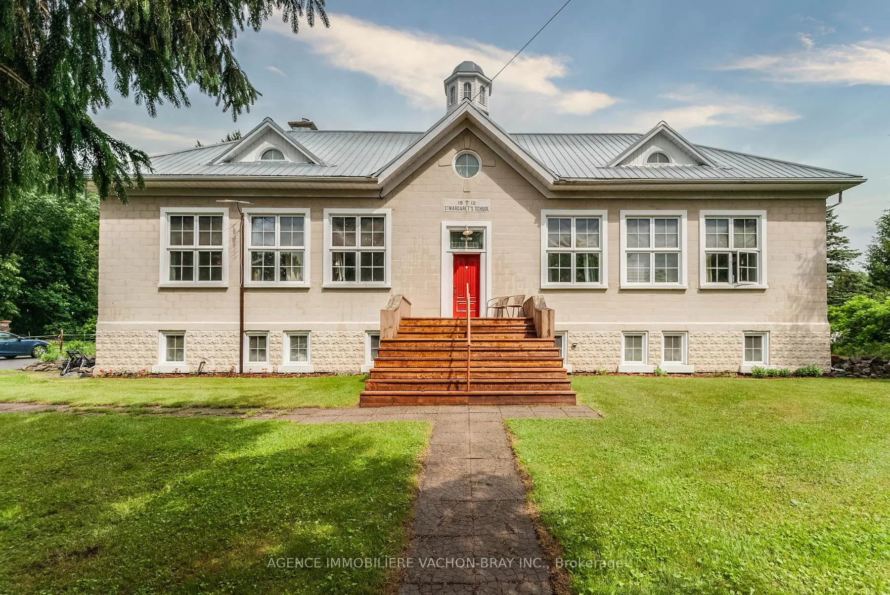 Photo of 21481 Butternut Lane