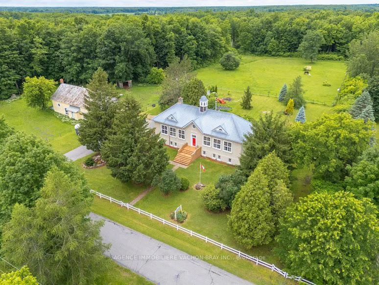 Photo 2 of 21481 Butternut Lane, South Glengarry, South Glengarry (Lancaster) Twp — HOMEH