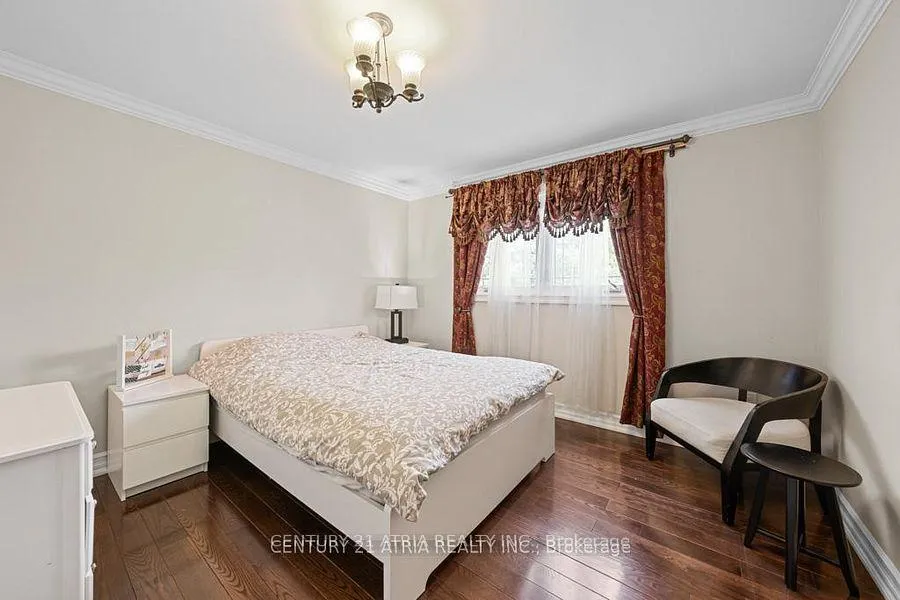 Photo 17 of 33 Autumn Way, Aurora, Aurora Heights — HOMEH