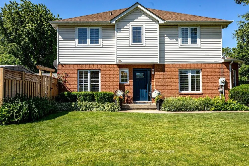 Photo 3 of 37 Walker Court, Grimsby, Grimsby East — HOMEH