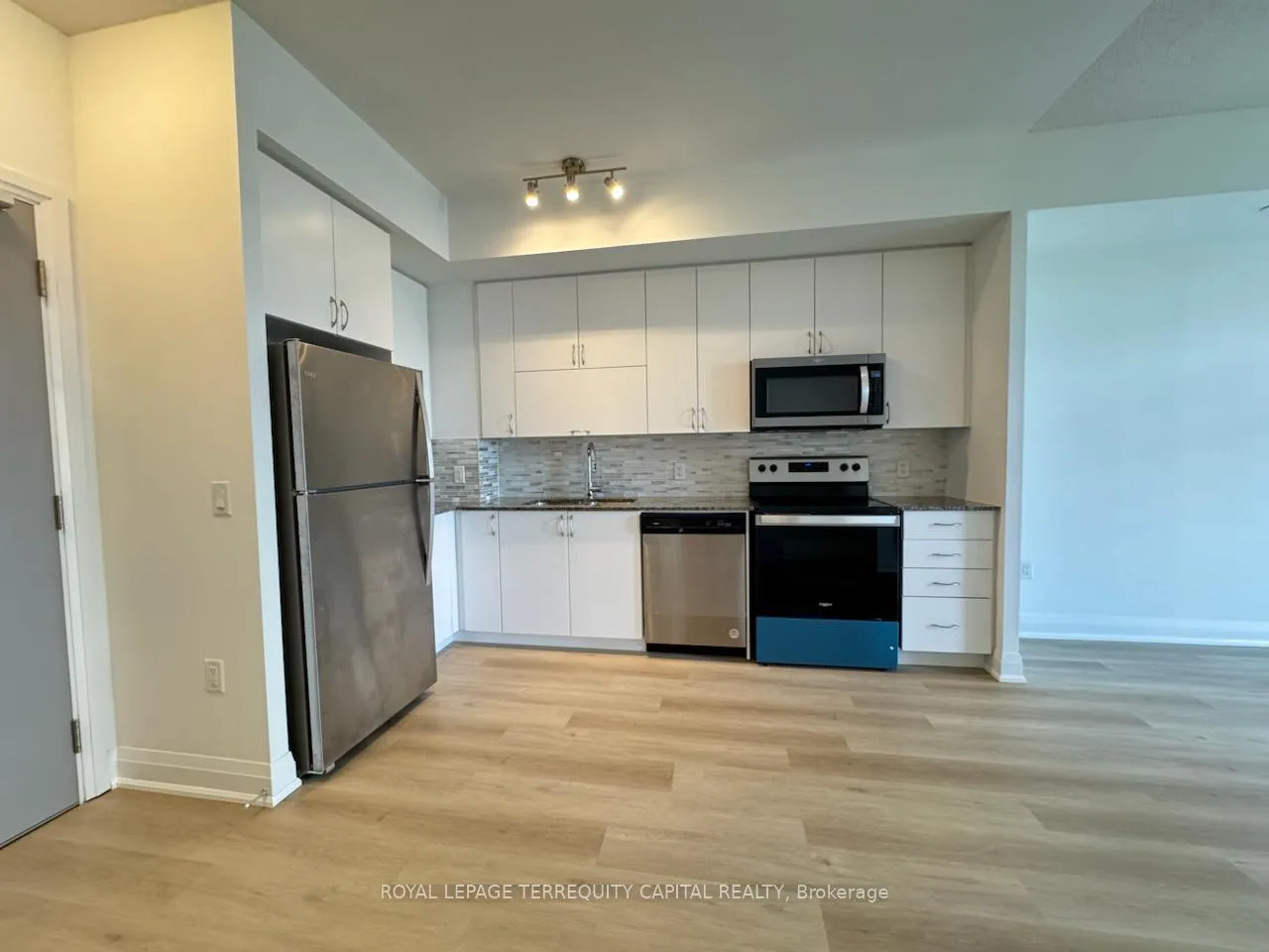 Photo 2 of Unit 705, 3220 Sheppard Avenue E, Scarborough, Tam O'Shanter-Sullivan — HOMEH
