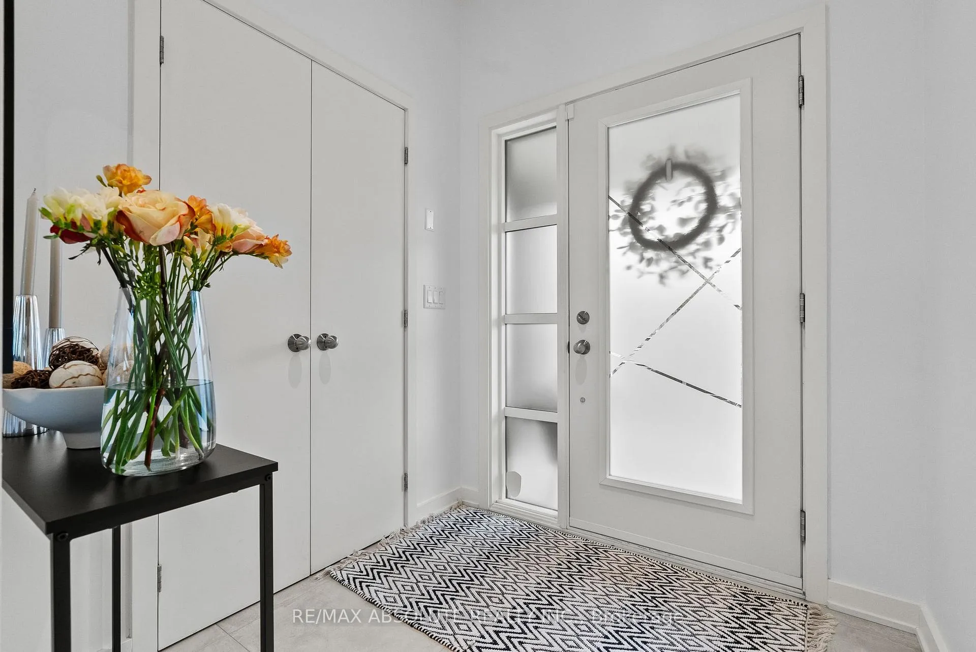 Photo 2 of 867 Chipping Circle, Ottawa, Riverside South/Gloucester Glen — HOMEH