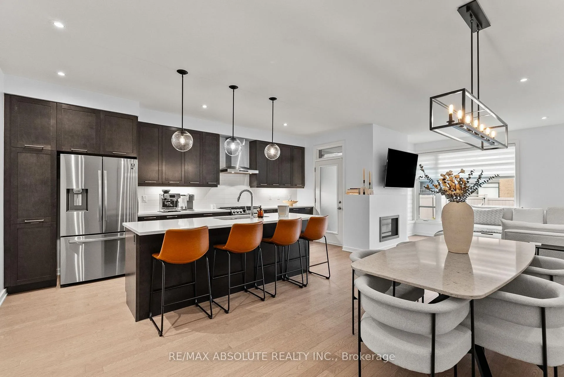 Photo 3 of 867 Chipping Circle, Ottawa, Riverside South/Gloucester Glen — HOMEH