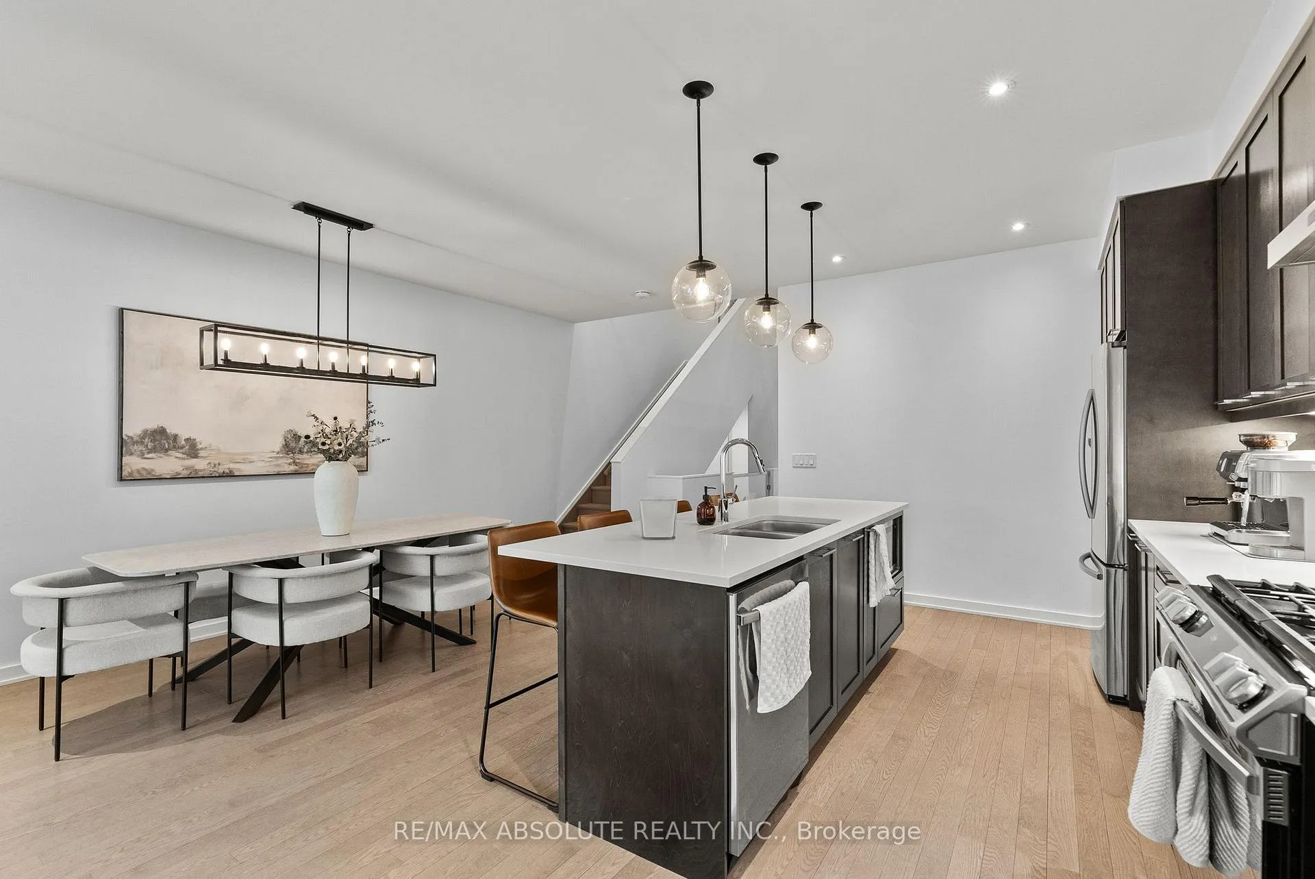 Photo 4 of 867 Chipping Circle, Ottawa, Riverside South/Gloucester Glen — HOMEH