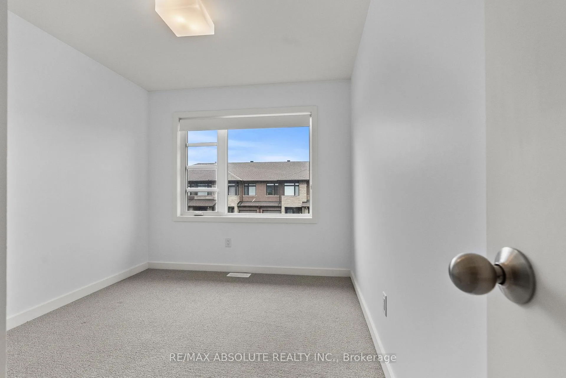 Photo 10 of 867 Chipping Circle, Ottawa, Riverside South/Gloucester Glen — HOMEH