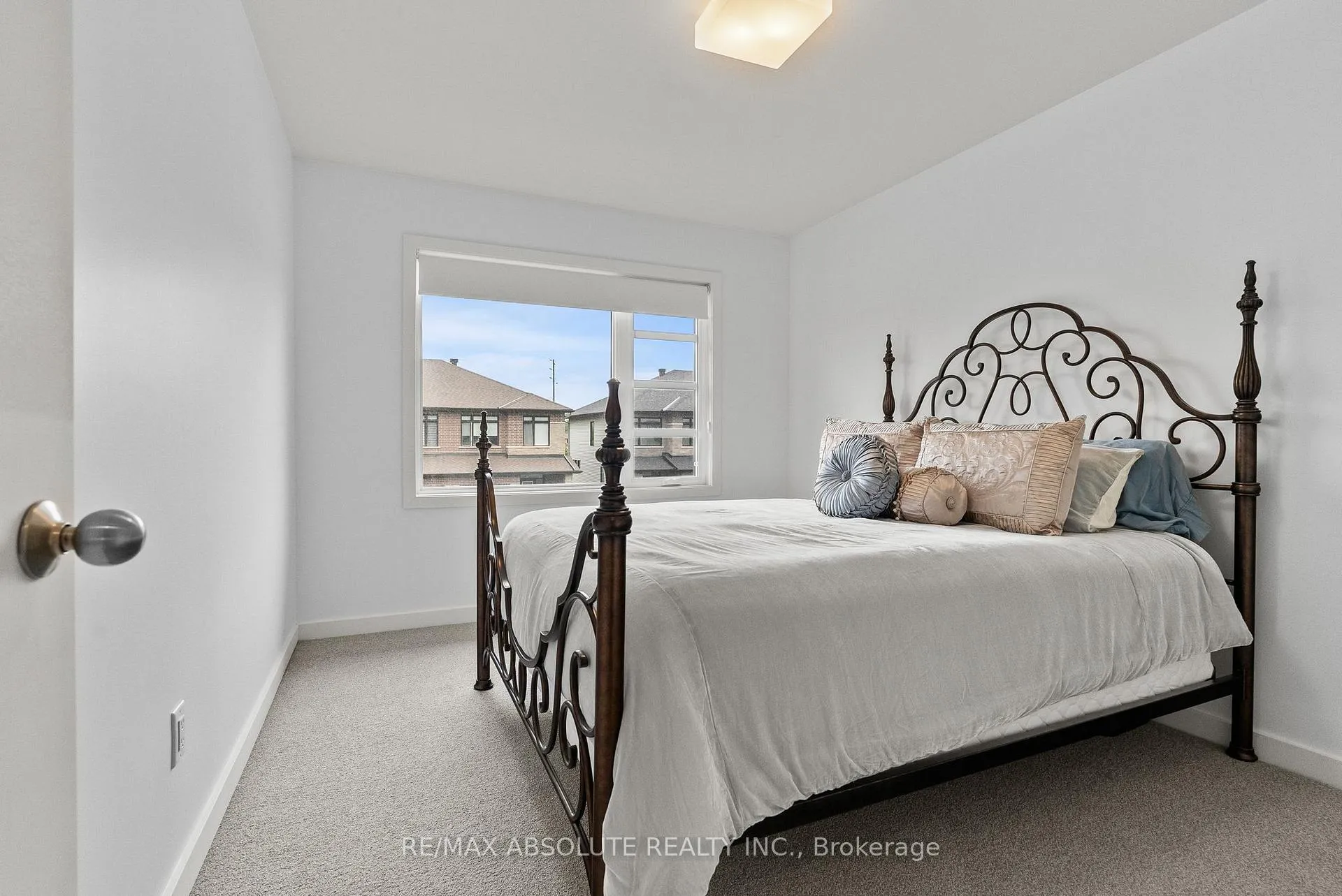 Photo 11 of 867 Chipping Circle, Ottawa, Riverside South/Gloucester Glen — HOMEH