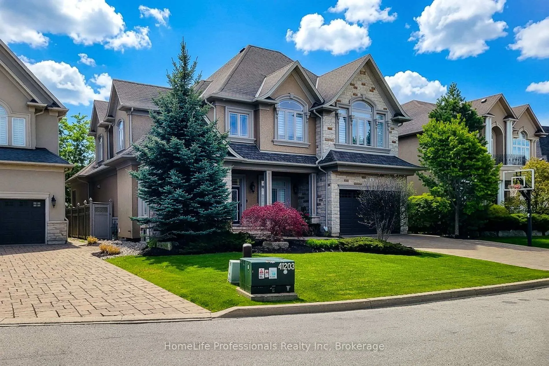 Photo 2 of 16 Berkshire Place, Hamilton, Meadowlands — HOMEH