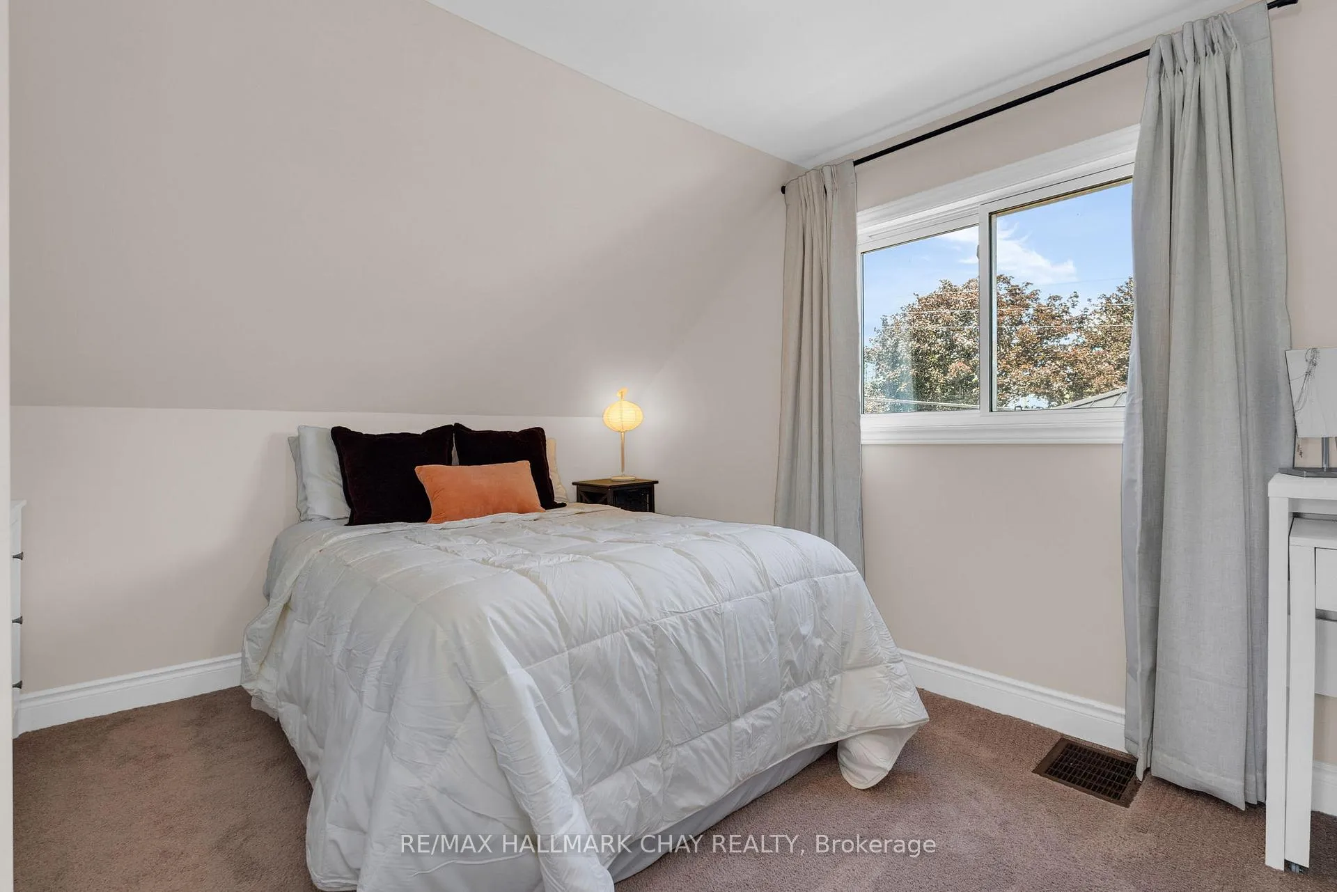 Photo 25 of 414 Forest Avenue, Orillia — HOMEH