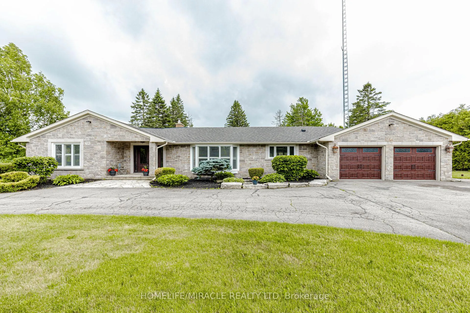 Photo 2 of 11948 Dublin Line, Halton Hills, Rural Esquesing — HOMEH