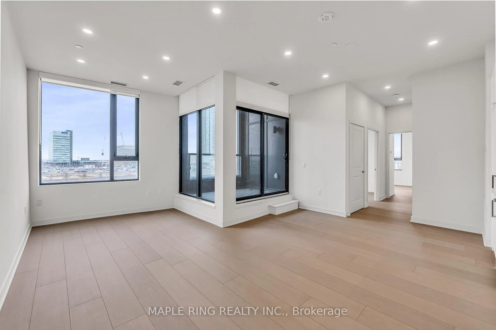 Photo 1 of Unit 402, 2920 Highway 7 Road, Vaughan, Concord — HOMEH