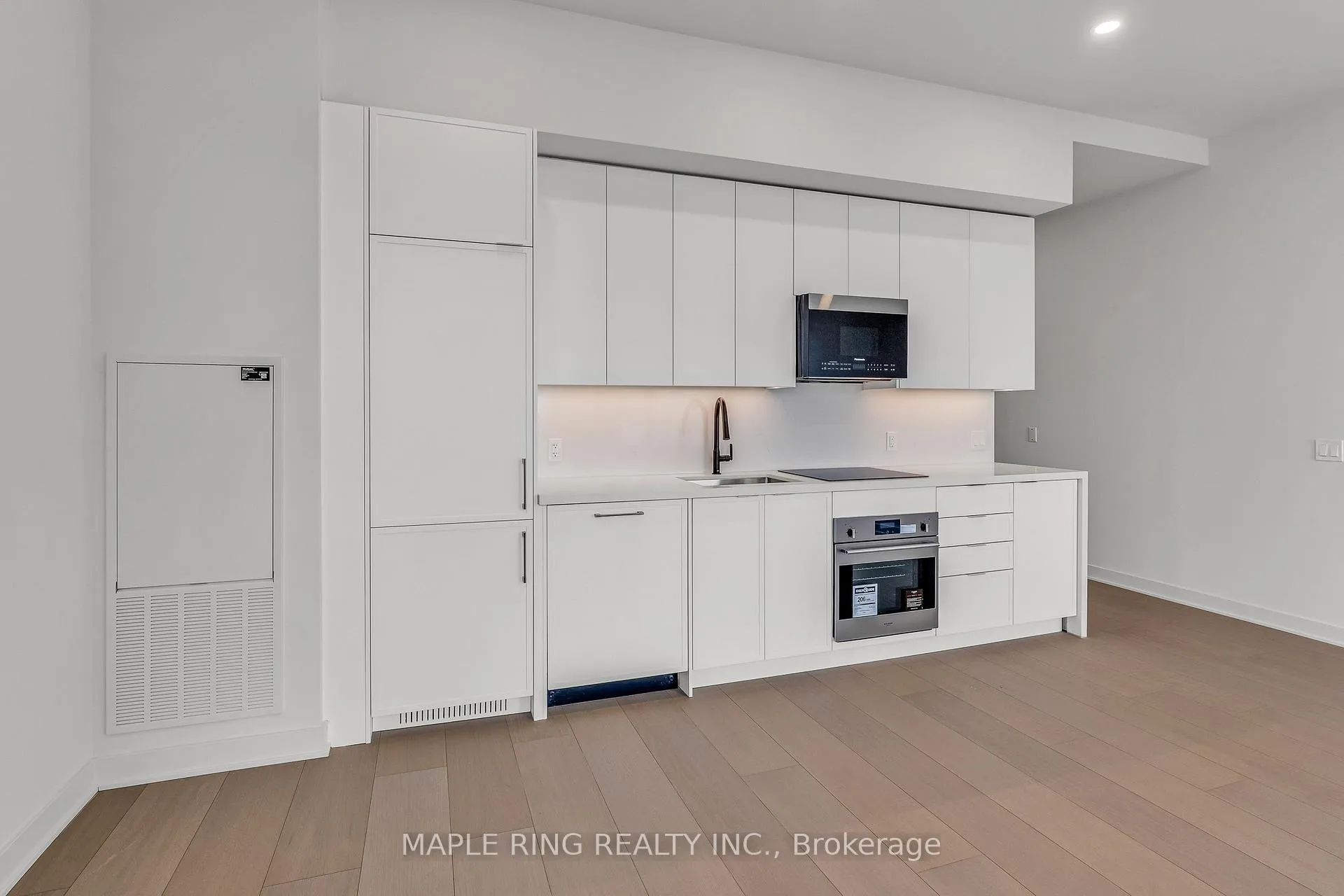 Photo 5 of Unit 402, 2920 Highway 7 Road, Vaughan, Concord — HOMEH