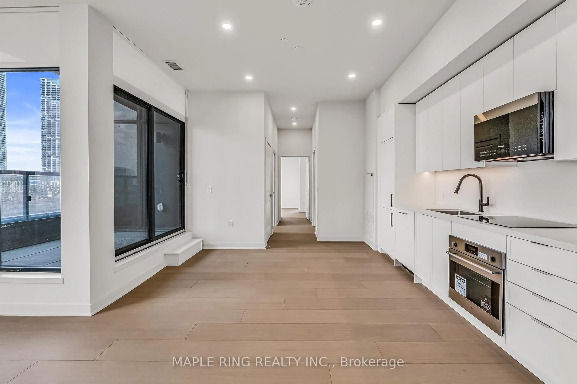 Photo 7 of Unit 402, 2920 Highway 7 Road, Vaughan, Concord — HOMEH