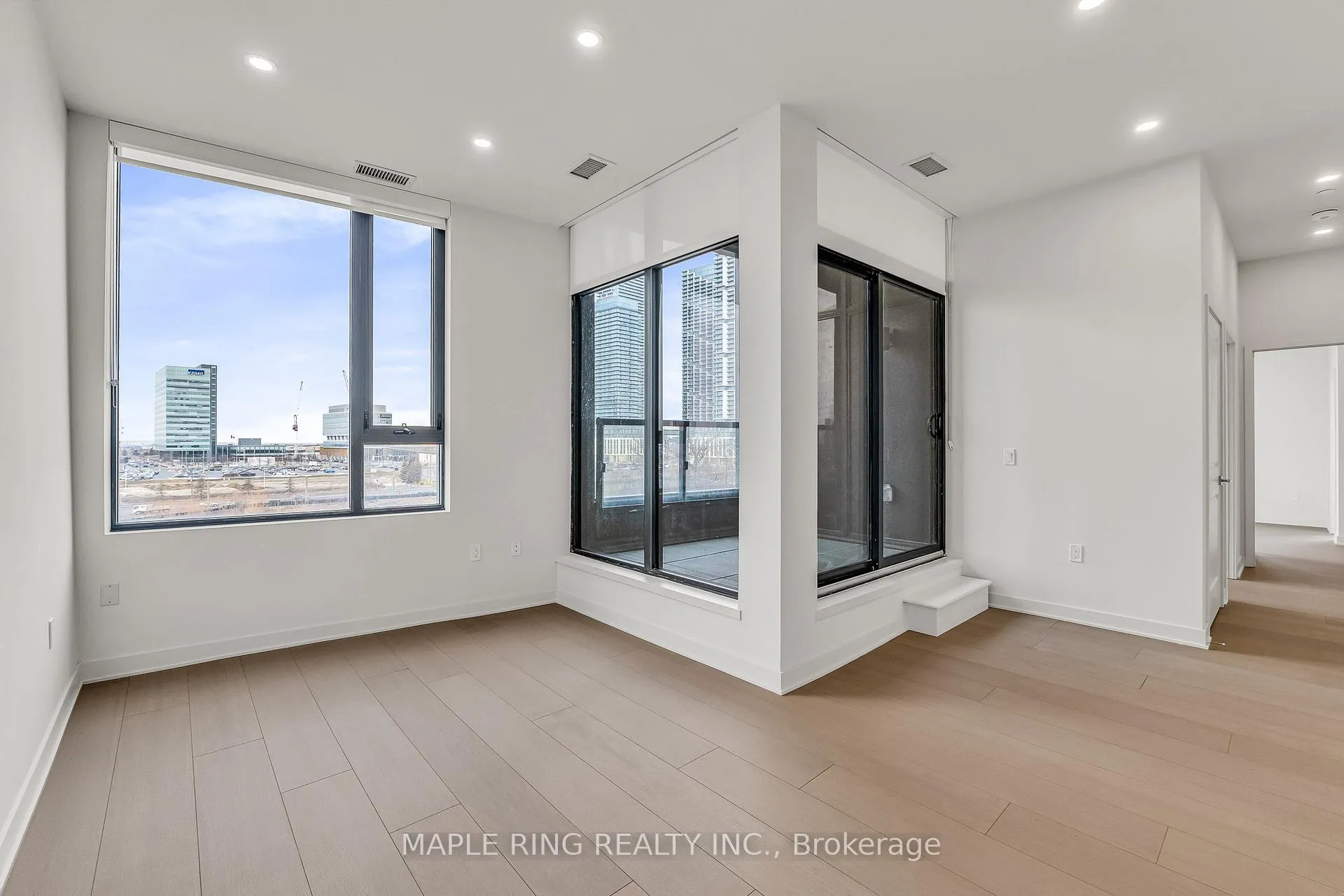 Photo 9 of Unit 402, 2920 Highway 7 Road, Vaughan, Concord — HOMEH