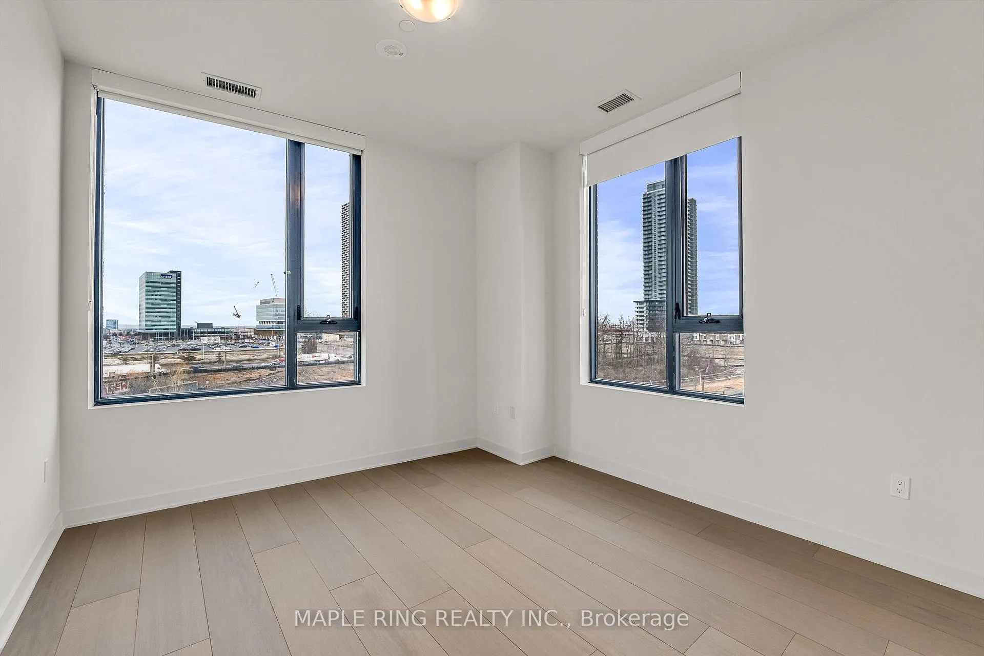 Photo 15 of Unit 402, 2920 Highway 7 Road, Vaughan, Concord — HOMEH