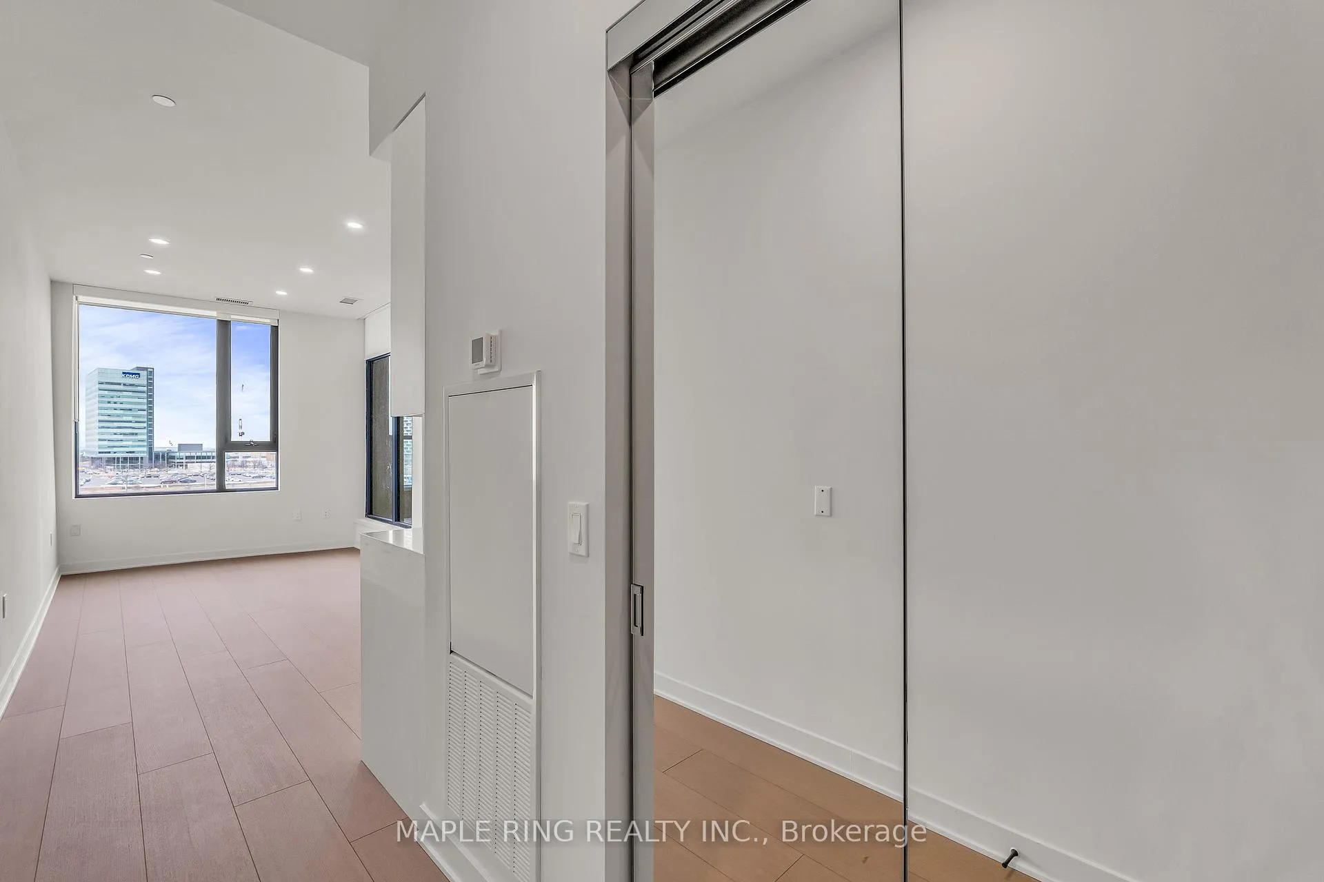 Photo 28 of Unit 402, 2920 Highway 7 Road, Vaughan, Concord — HOMEH