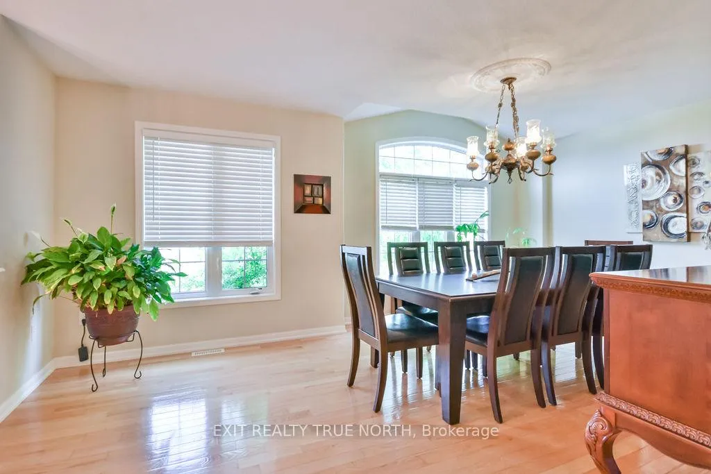Photo 5 of 29 Old Hickory Lane, Wasaga Beach — HOMEH