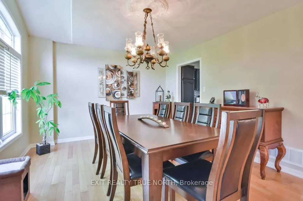 Photo 6 of 29 Old Hickory Lane, Wasaga Beach — HOMEH