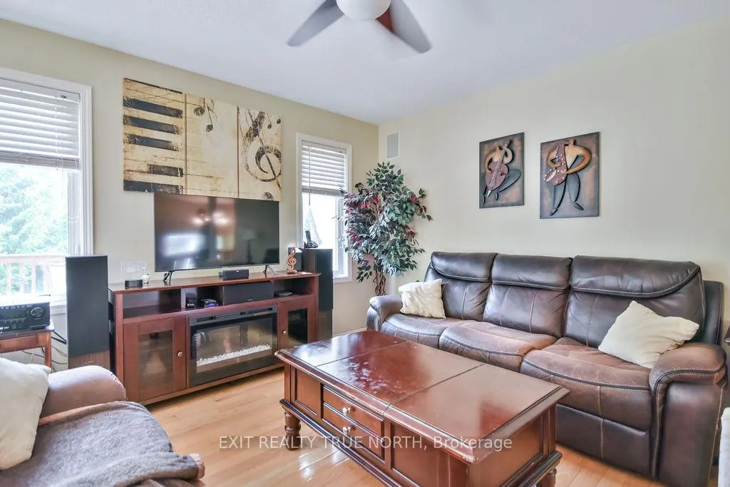Photo 10 of 29 Old Hickory Lane, Wasaga Beach — HOMEH