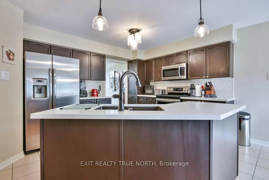 Photo 11 of 29 Old Hickory Lane, Wasaga Beach — HOMEH