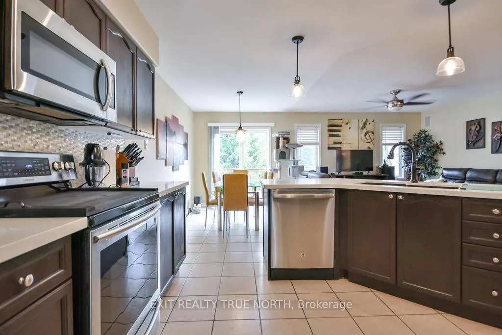 Photo 13 of 29 Old Hickory Lane, Wasaga Beach — HOMEH
