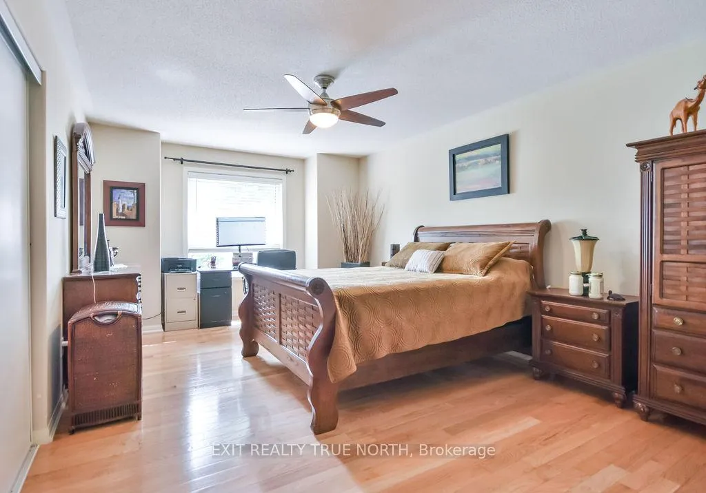 Photo 16 of 29 Old Hickory Lane, Wasaga Beach — HOMEH