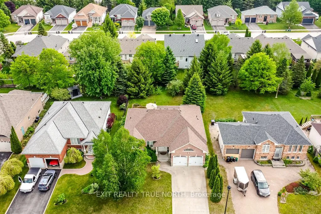 Photo 36 of 29 Old Hickory Lane, Wasaga Beach — HOMEH