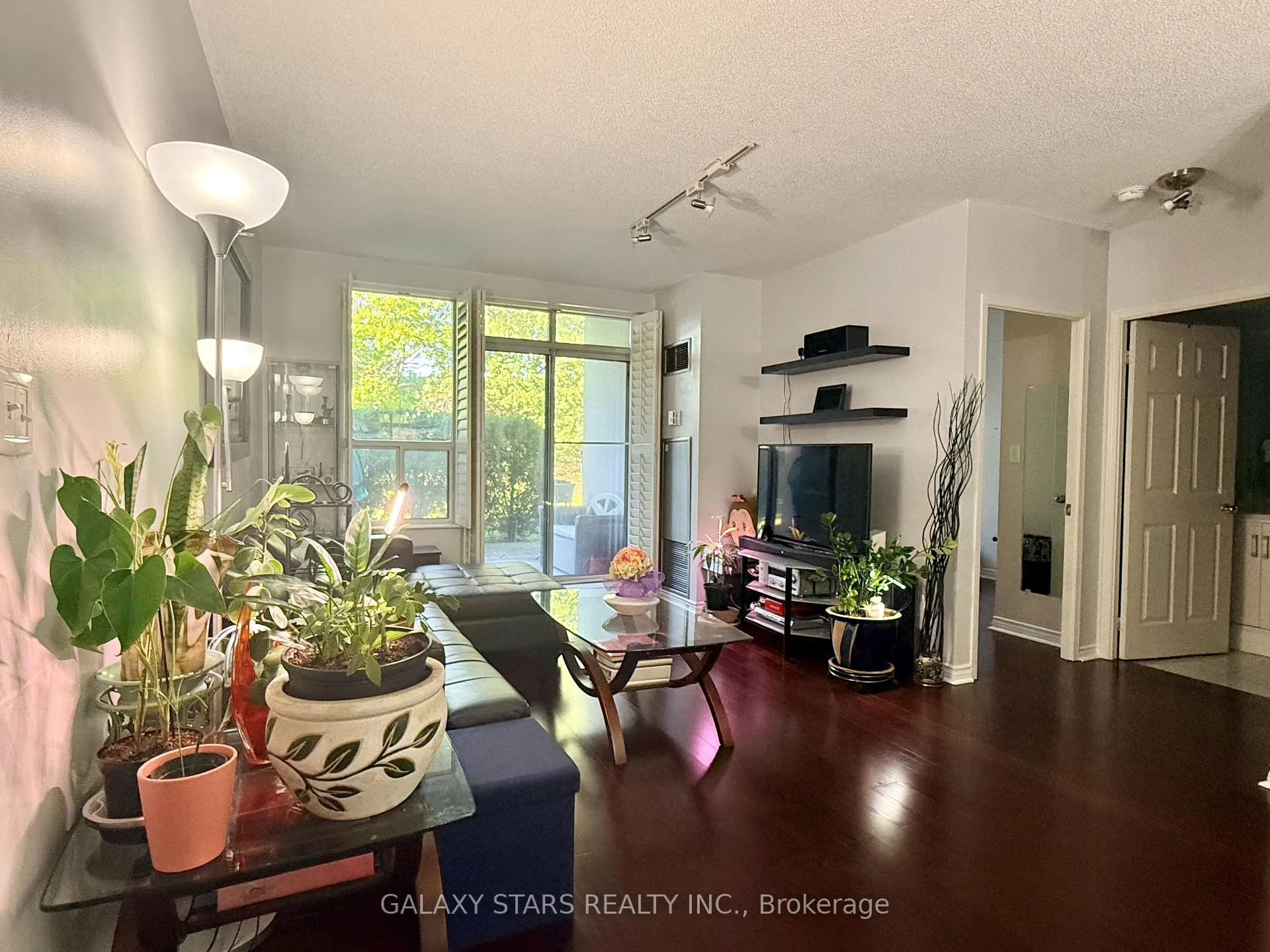 Photo 3 of Unit 106, 2200 John Street, Markham, German Mills — HOMEH
