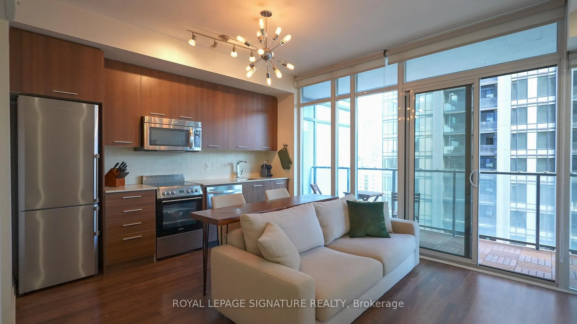 Front of Unit 1214, 105 George Street