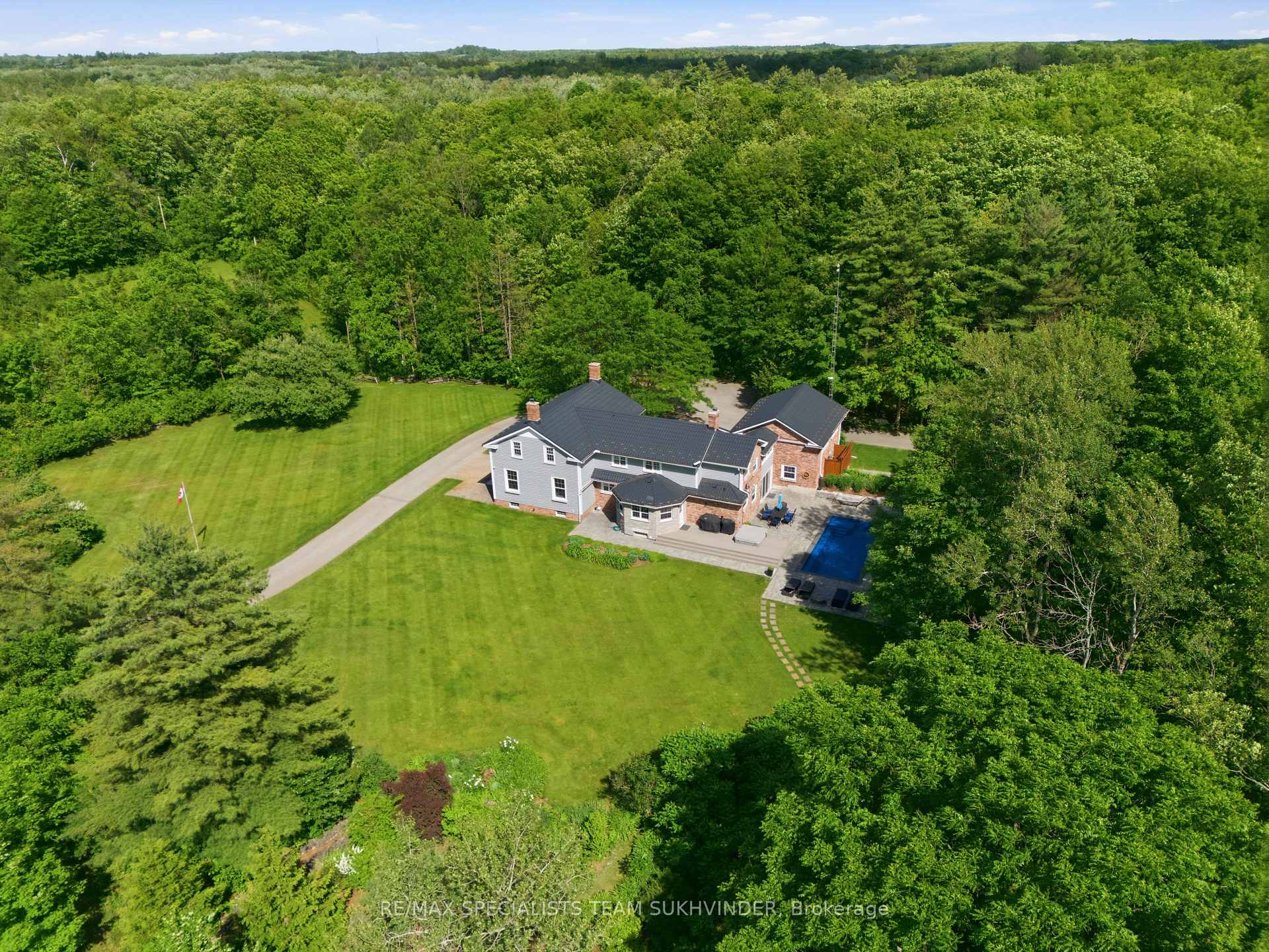 Photo 3 of 13232 Fifth Line, Halton Hills, Rural Halton Hills — HOMEH