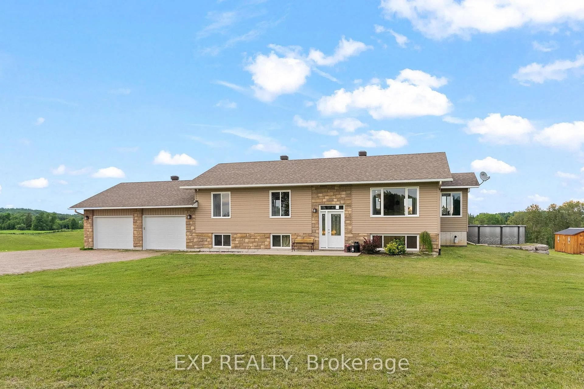 Photo 3 of 566A Pinnacle Road, Horton, Horton Twp — HOMEH