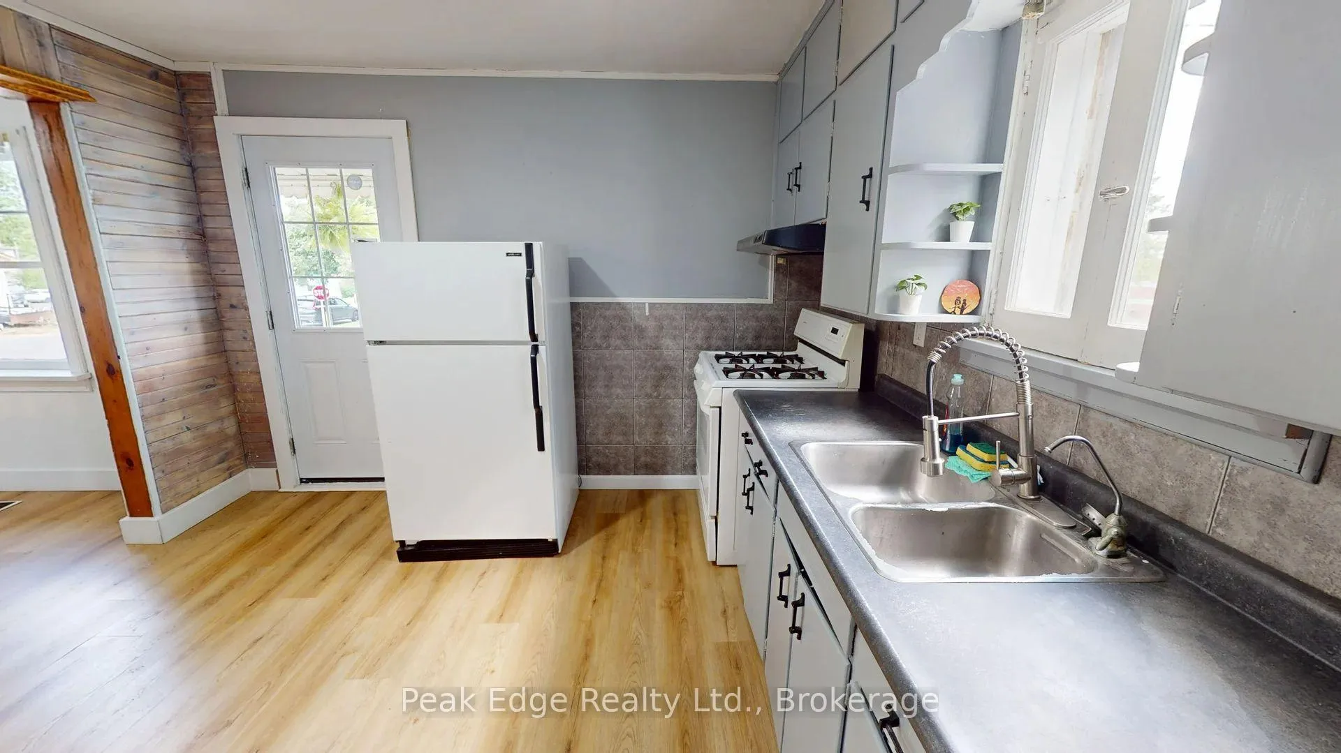 Photo 4 of 281 6th Street, Hanover — HOMEH