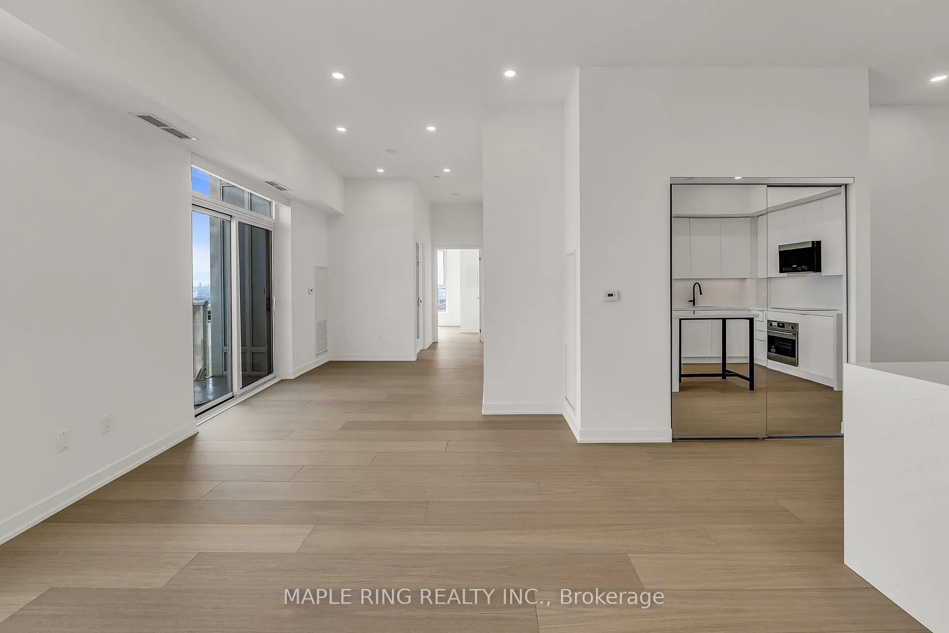 Photo 8 of Unit 3006, 498 Caldari Road, Vaughan, Concord — HOMEH