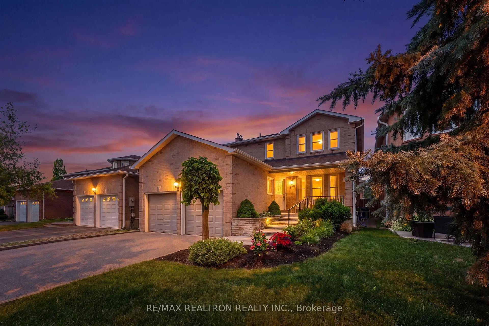 Photo 1 of 10 Millcreek Crescent, Vaughan, Brownridge — HOMEH