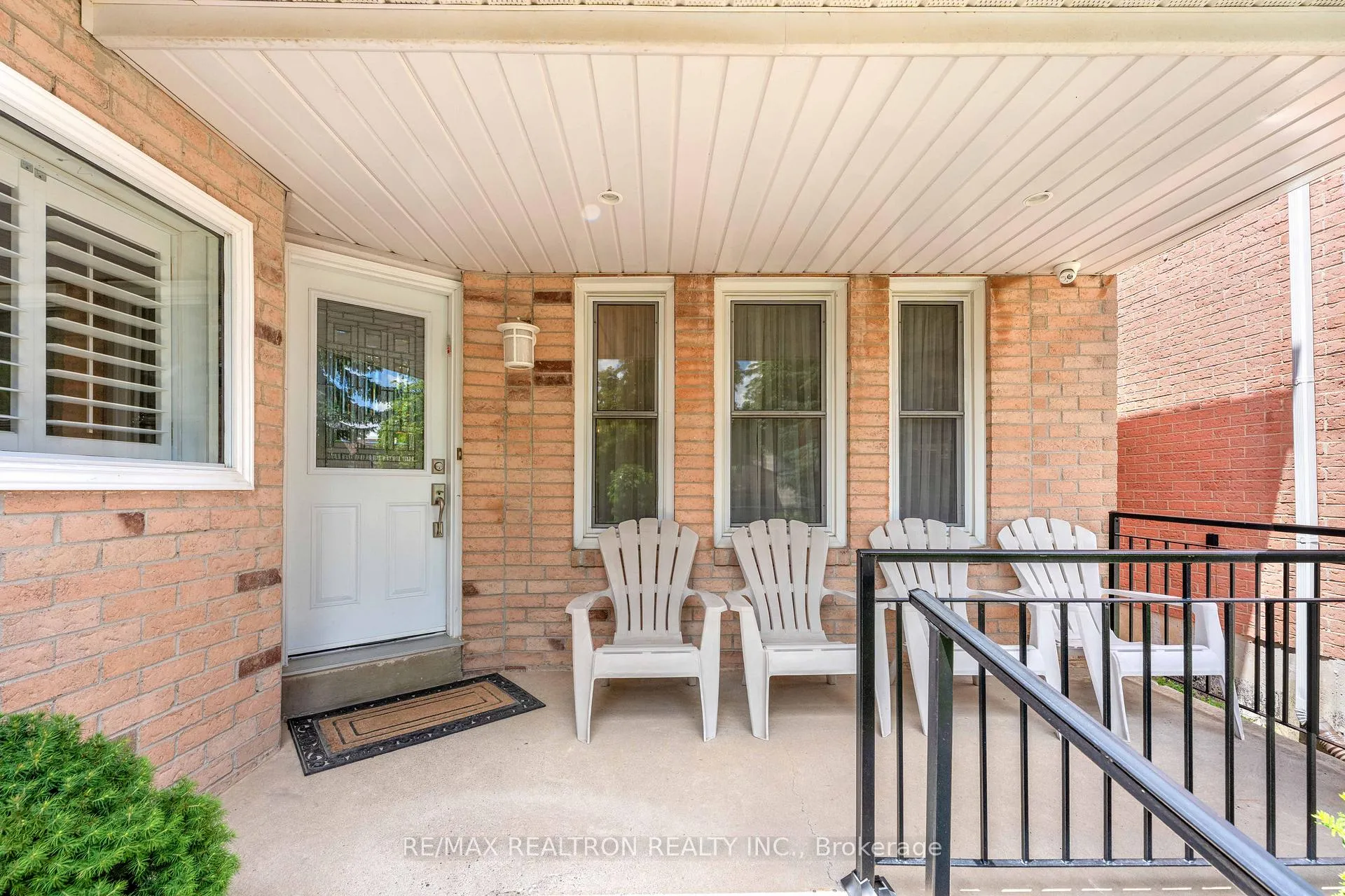 Photo 4 of 10 Millcreek Crescent, Vaughan, Brownridge — HOMEH