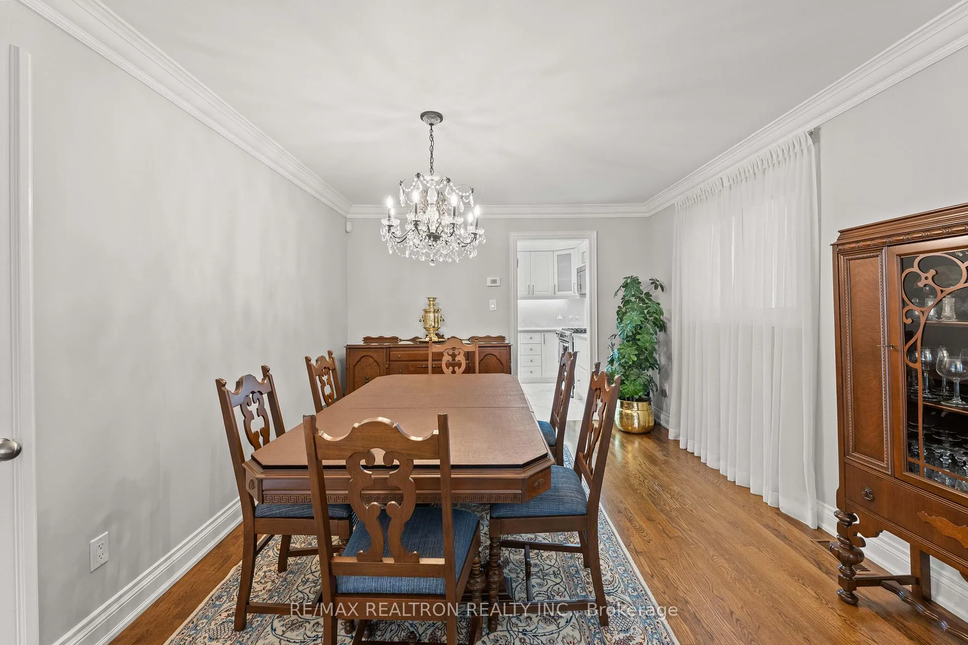 Photo 9 of 10 Millcreek Crescent, Vaughan, Brownridge — HOMEH