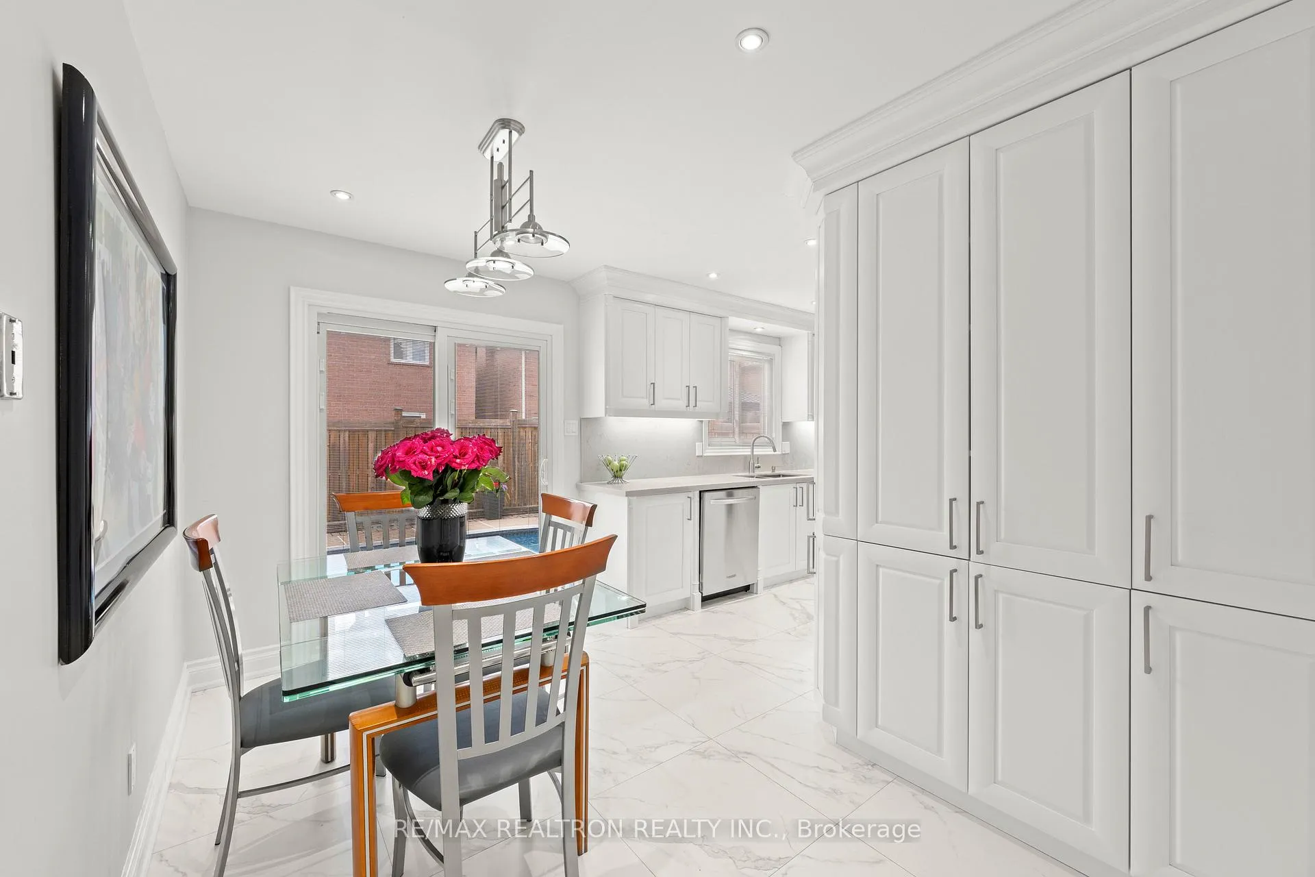 Photo 12 of 10 Millcreek Crescent, Vaughan, Brownridge — HOMEH