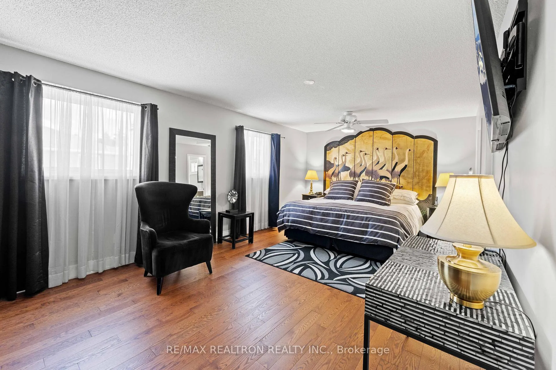 Photo 26 of 10 Millcreek Crescent, Vaughan, Brownridge — HOMEH