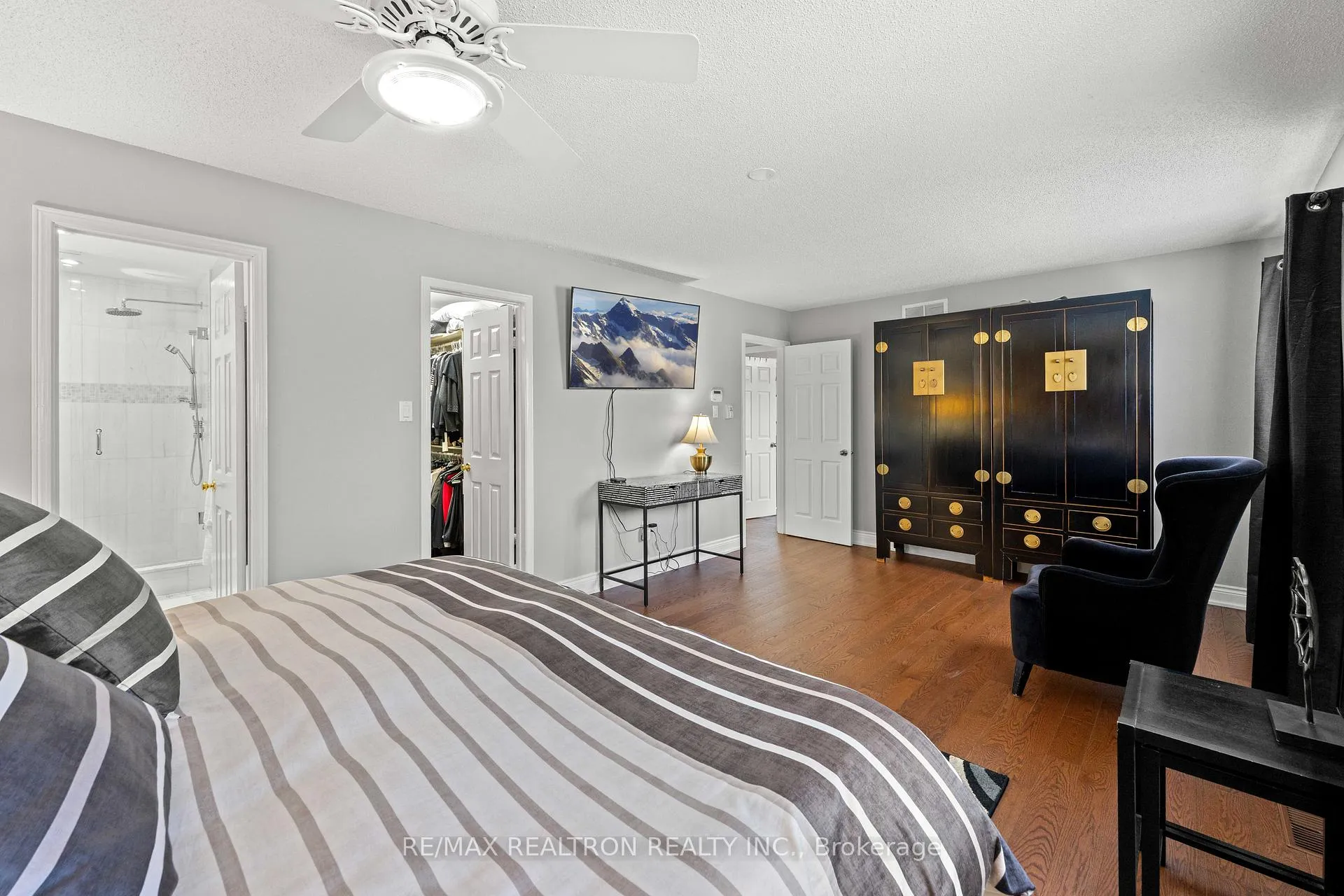 Photo 27 of 10 Millcreek Crescent, Vaughan, Brownridge — HOMEH