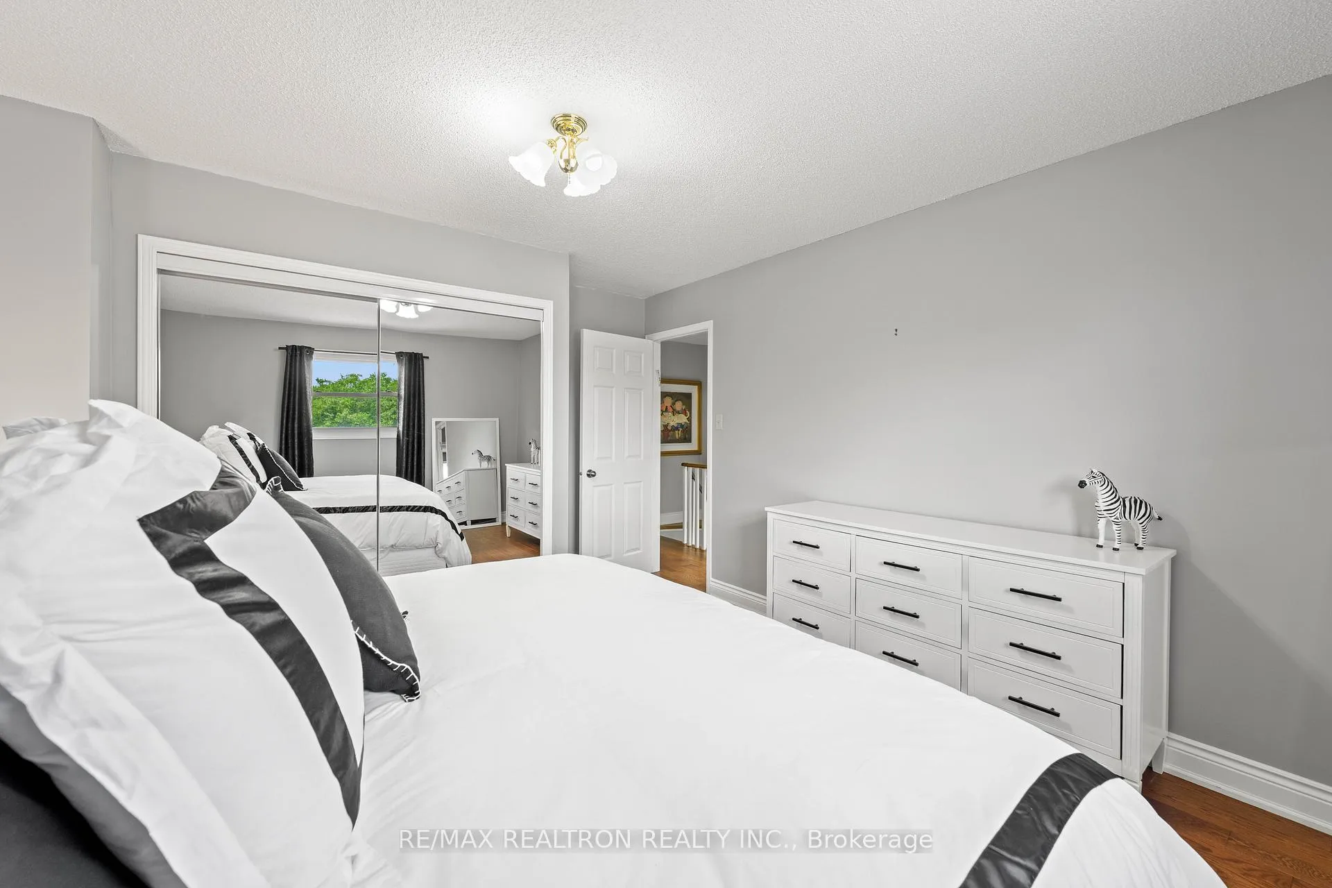 Photo 33 of 10 Millcreek Crescent, Vaughan, Brownridge — HOMEH
