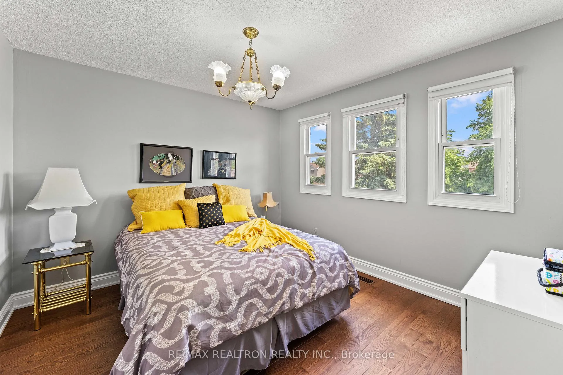 Photo 34 of 10 Millcreek Crescent, Vaughan, Brownridge — HOMEH