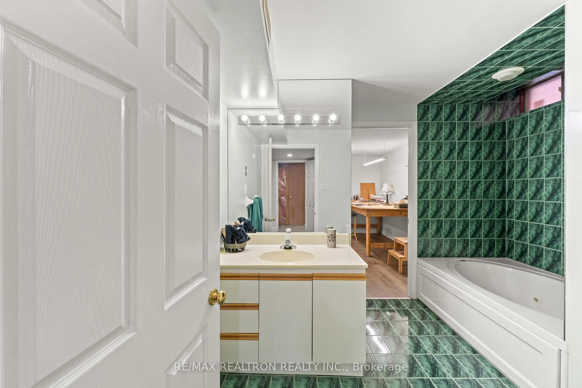 Photo 39 of 10 Millcreek Crescent, Vaughan, Brownridge — HOMEH
