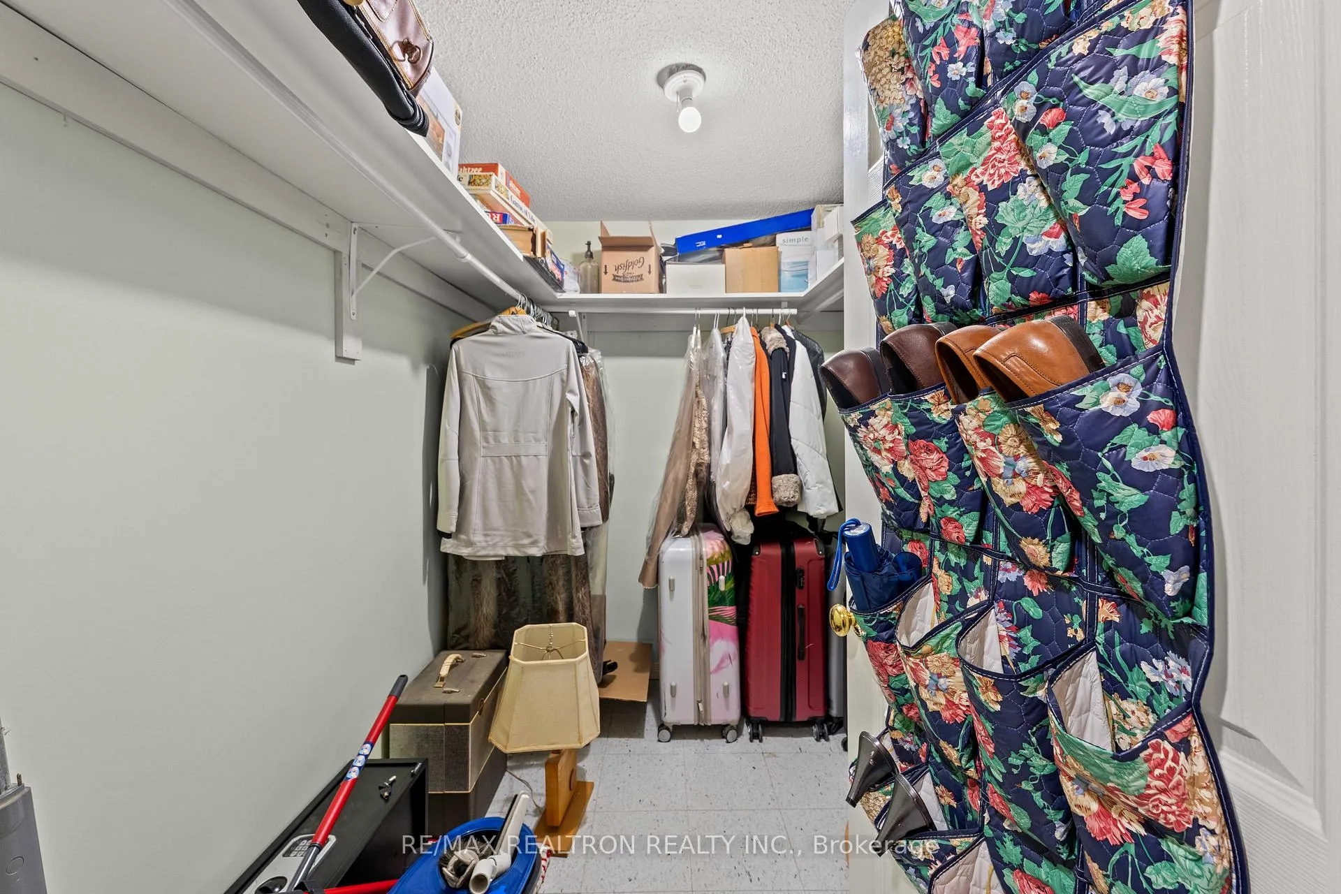 Photo 41 of 10 Millcreek Crescent, Vaughan, Brownridge — HOMEH