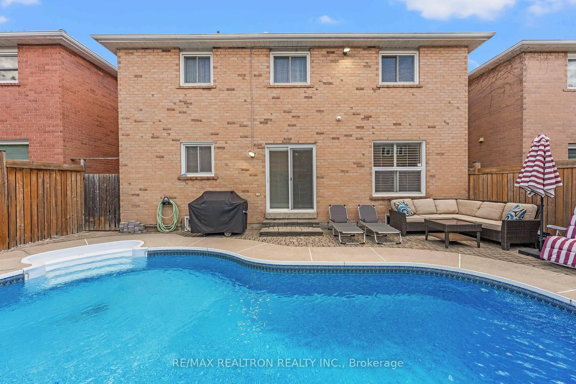 Photo 44 of 10 Millcreek Crescent, Vaughan, Brownridge — HOMEH