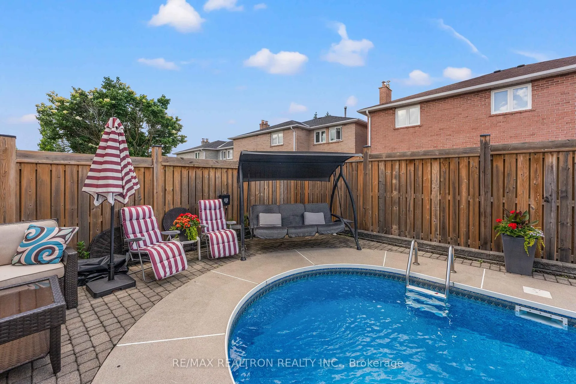 Photo 46 of 10 Millcreek Crescent, Vaughan, Brownridge — HOMEH