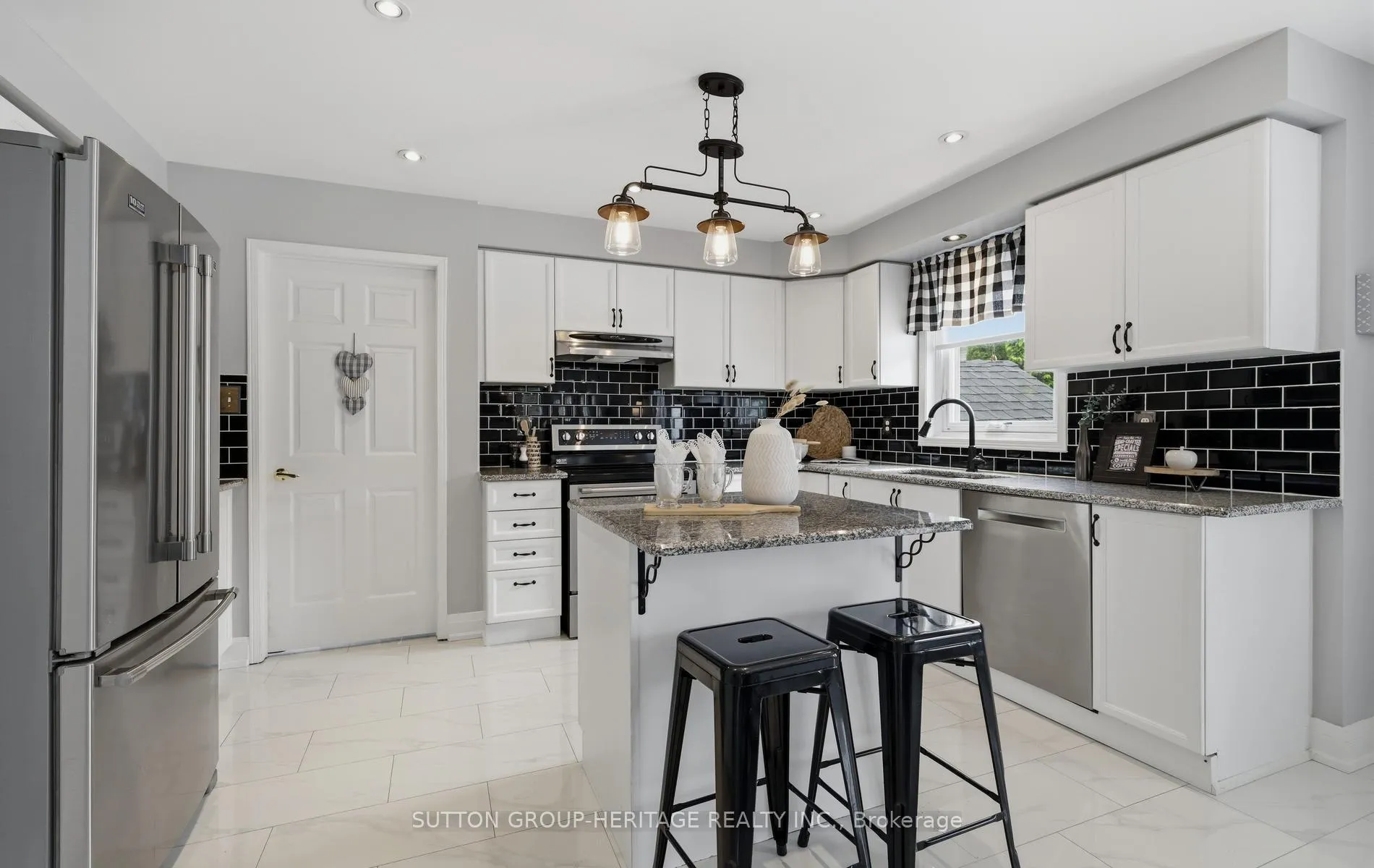 Photo 14 of 44 Sabbe Crescent, Ajax, Northwest Ajax — HOMEH