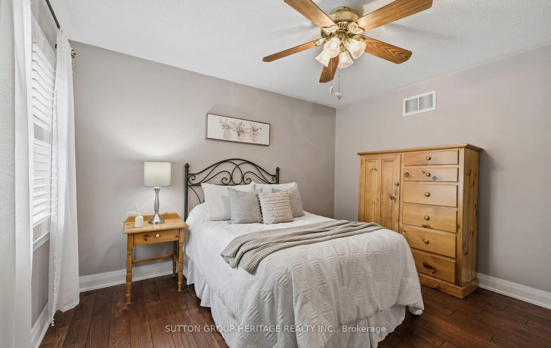 Photo 23 of 44 Sabbe Crescent, Ajax, Northwest Ajax — HOMEH